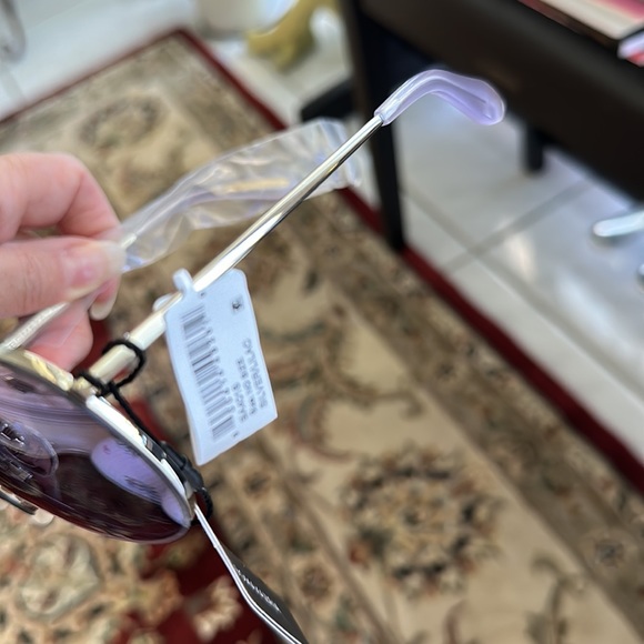 #130 NWT-BCBG Silver with Lilac Lenses Aviator Style - Picture 6 of 7